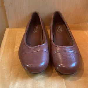 NWOT Eastland brown leather slip on shoes